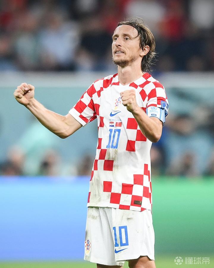 这些个所谓的自煤体，最不是玩意儿了！就好像你在现场看到听到了似的，是不是俱乐部雇佣的水军为甲方洗洗呢？一个个搅屎棍子都冒出来了。