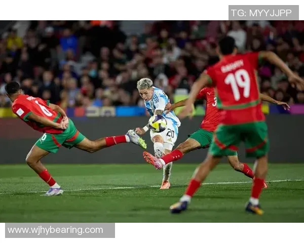 记者：阿诺德团队已与皇马达成协议，年薪接近1500万欧